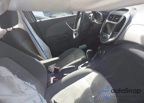 2020 Chevrolet Sonic Fwd 1Fl 5-Door z USA, uszkodzony, nr VIN 1G1JG6SB1L4123913